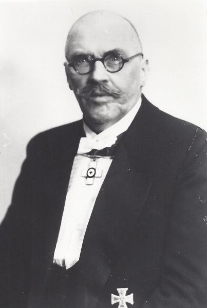 Dr. Robert Hunsdiecker